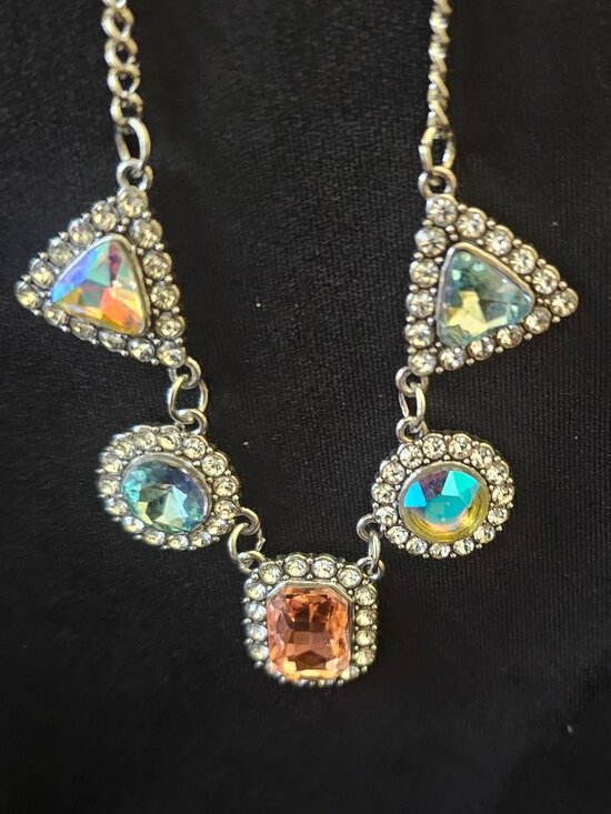 paparazzi Jewelry - NWT Paparazzi Multi-Stone Statement Necklace & Earrings Set